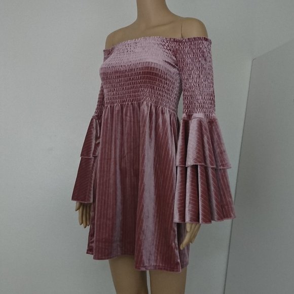 NWT Luxe Moda Velvet Bell Sleeve Dress Size S - Picture 1 of 6